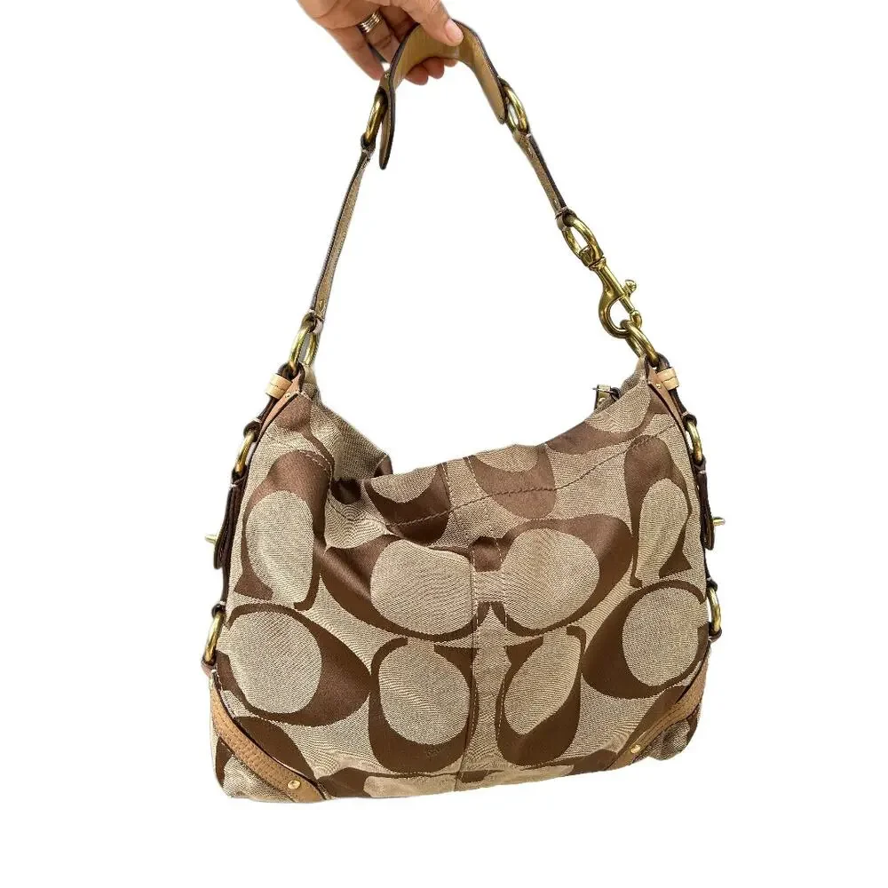 Coach Carly Hobo Beige Signature Canvas and Leather shoulder bag - Picture 3 of 10